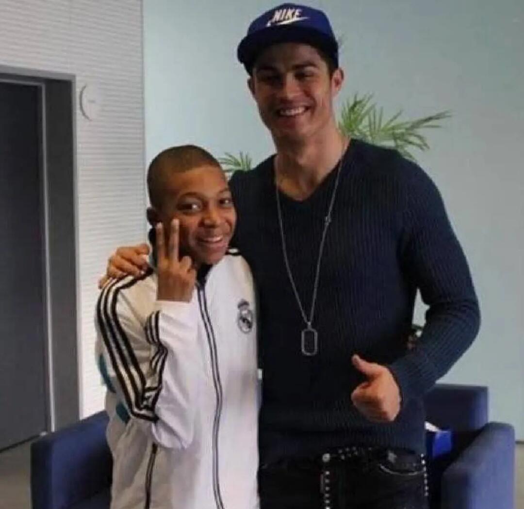 包含TheShy与30激战TL分钟，晋级下一阶段胜负难料！，姆巴佩焦点对战全场沸腾不已的词条-爱游戏