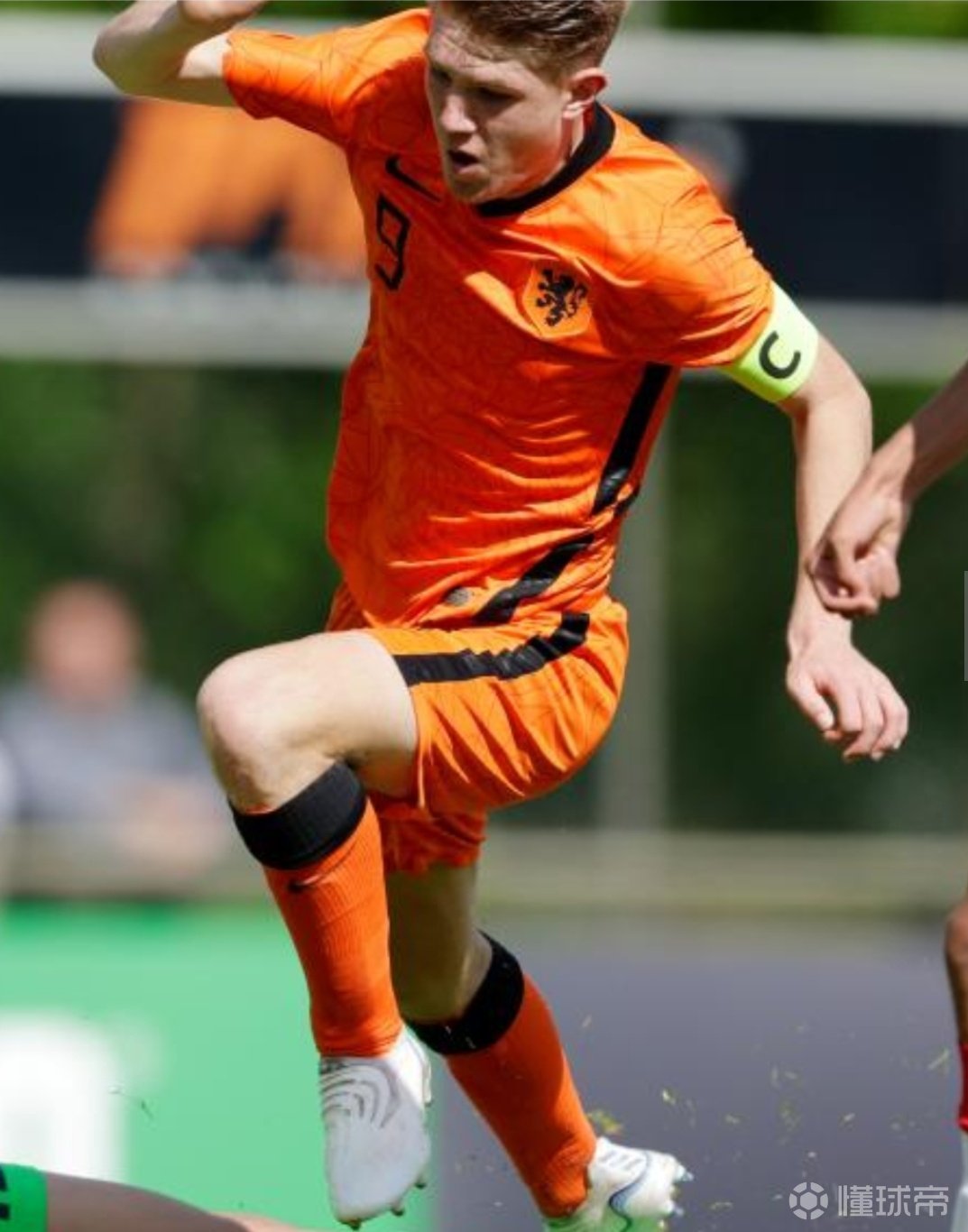  今晚费耶诺德队长鼓劲：美洲杯节点到来，气氛紧张，身体对抗强度拉满-爱游戏入口站